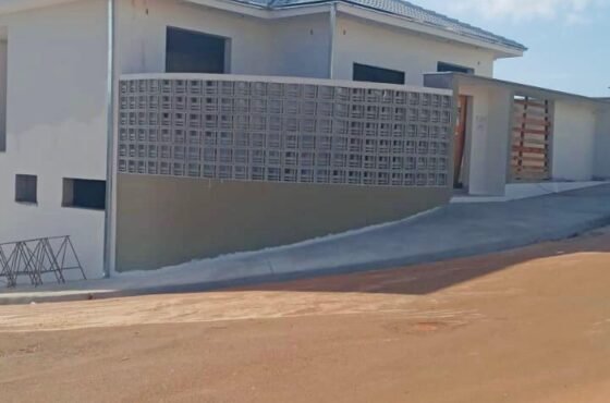 Casa nova a venda em Lavras