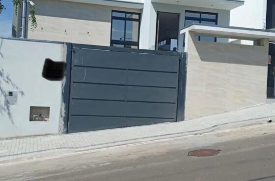 Casa em fase final de construção a venda em Lavras