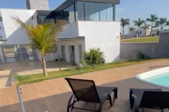 Linda casa a venda na Ilha Brasil